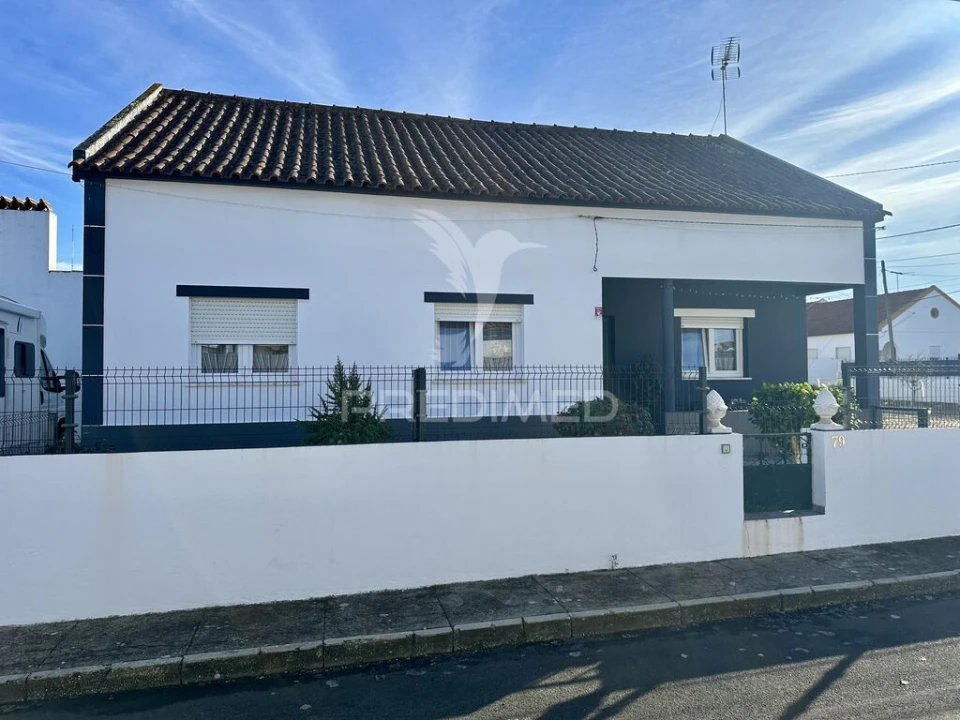 Moradia T2 para Venda em Muge Foto 1