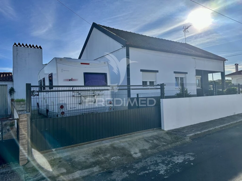 Moradia T2 para Venda em Muge Foto 4