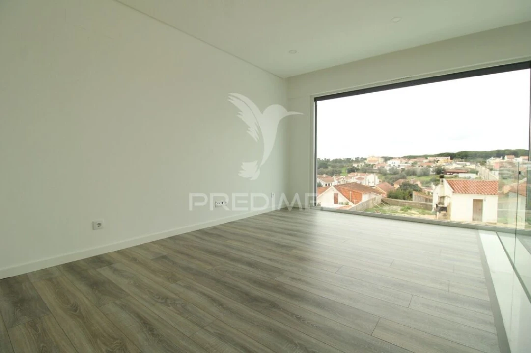 Moradia T4 para Venda em Charneca de Caparica e Sobreda Foto 19