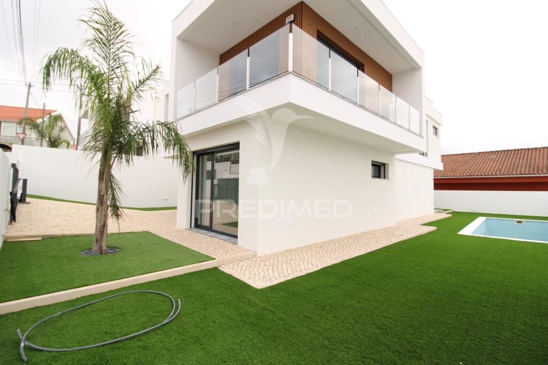 Moradia T4 para Venda em Charneca de Caparica e Sobreda Foto 6