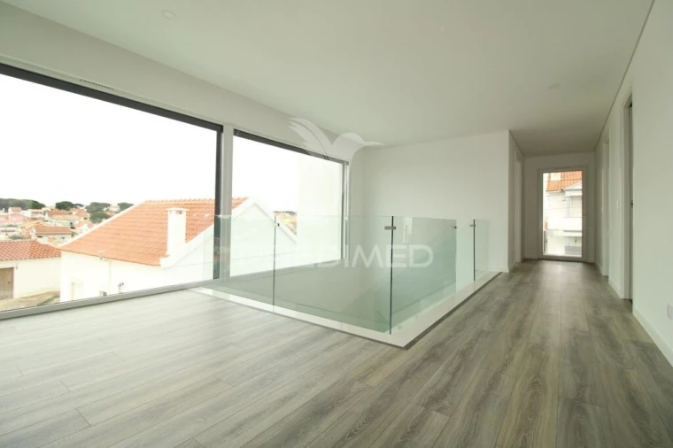 Moradia T4 para Venda em Charneca de Caparica e Sobreda Foto 15