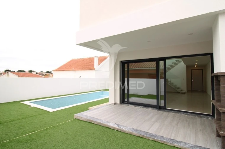 Moradia T4 para Venda em Charneca de Caparica e Sobreda Foto 11