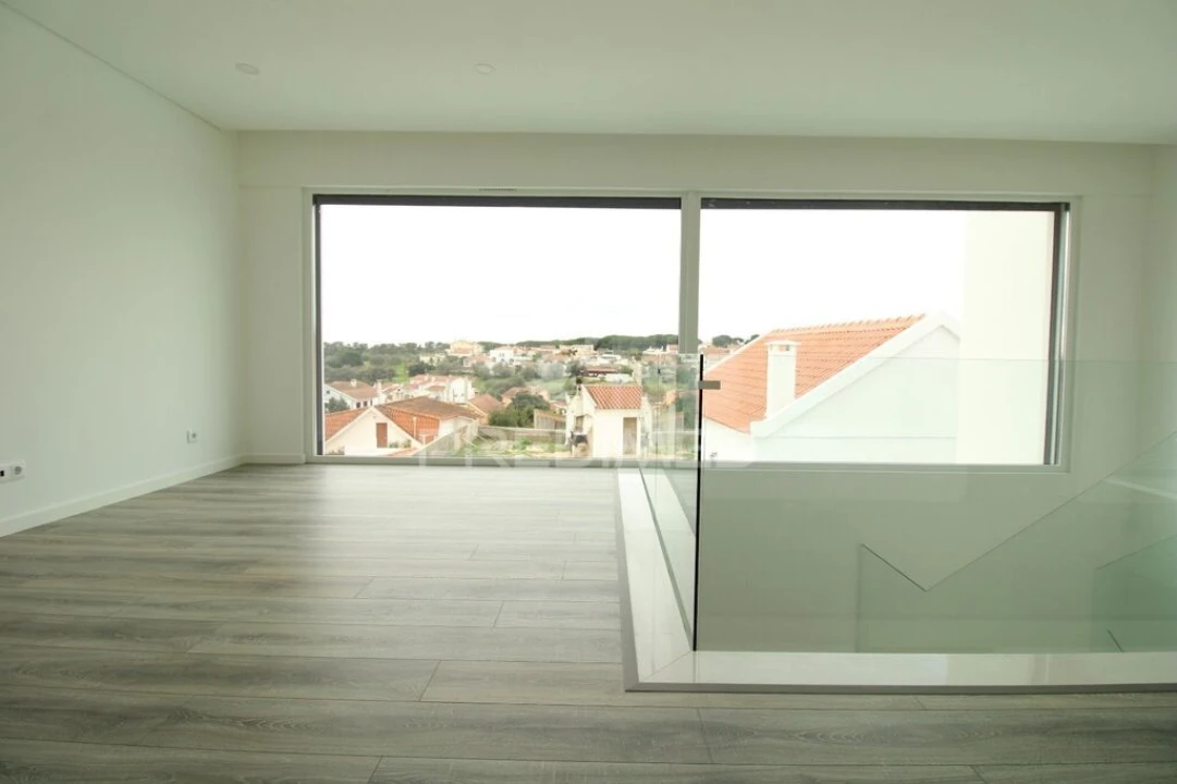 Moradia T4 para Venda em Charneca de Caparica e Sobreda Foto 17
