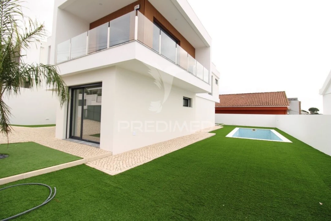 Moradia T4 para Venda em Charneca de Caparica e Sobreda Foto 1