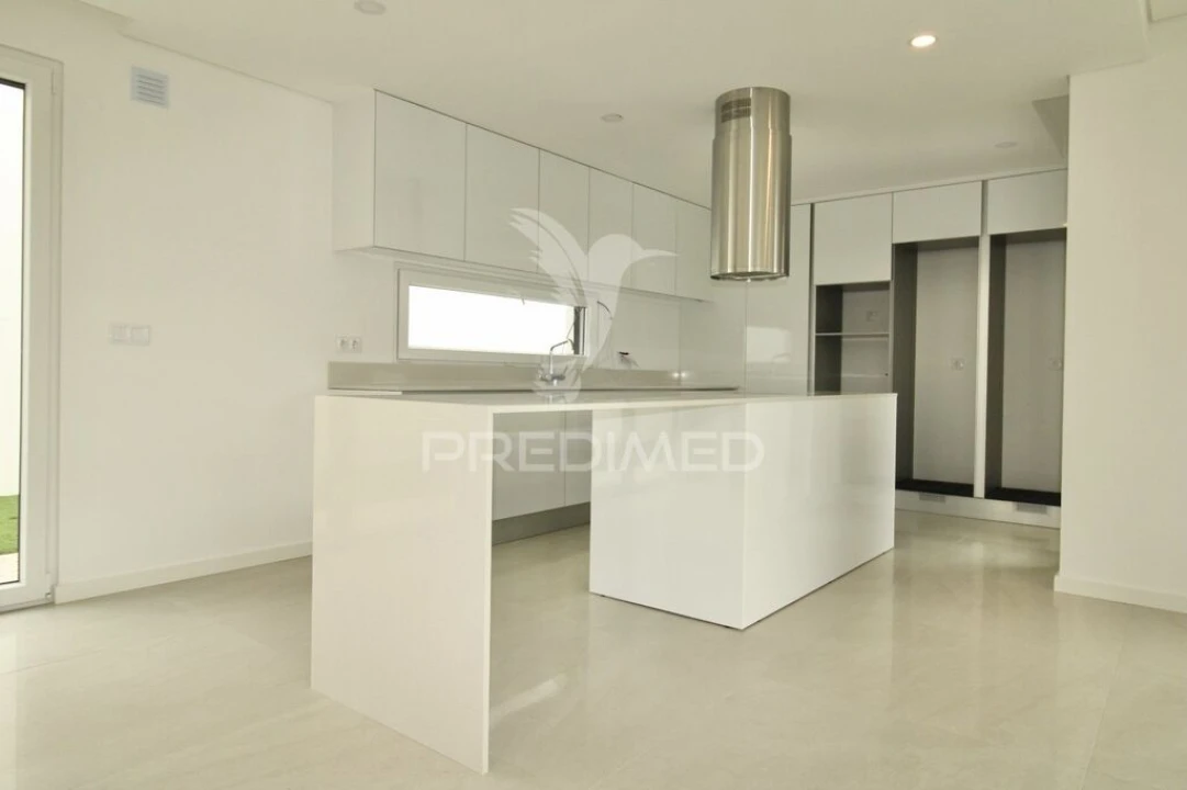 Moradia T4 para Venda em Charneca de Caparica e Sobreda Foto 4