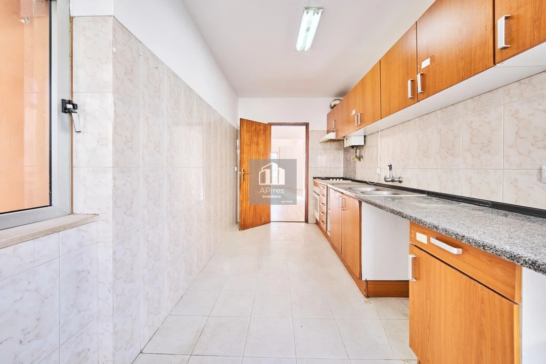Apartamento T3 para Venda em Caparica e Trafaria Foto 14