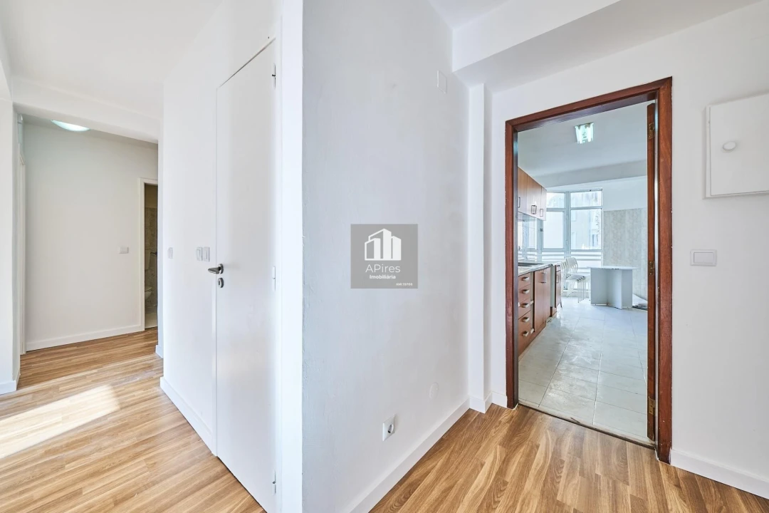 Apartamento T3 para Venda em Caparica e Trafaria Foto 3