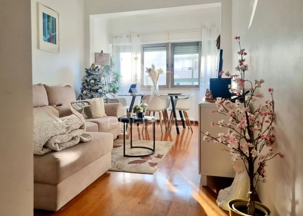 Apartamento T3 para Venda em Algés, Linda-A-Velha e Cruz Quebrada-Dafundo Foto 1