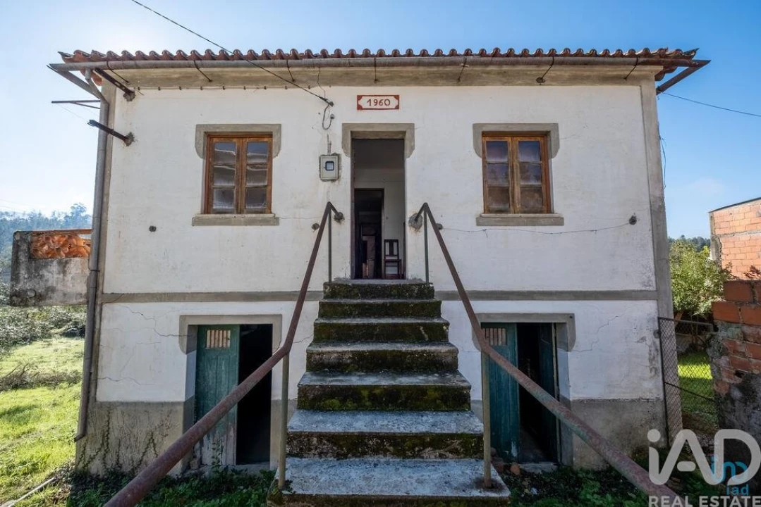 Moradia T4 para Venda em Arganil Foto 2