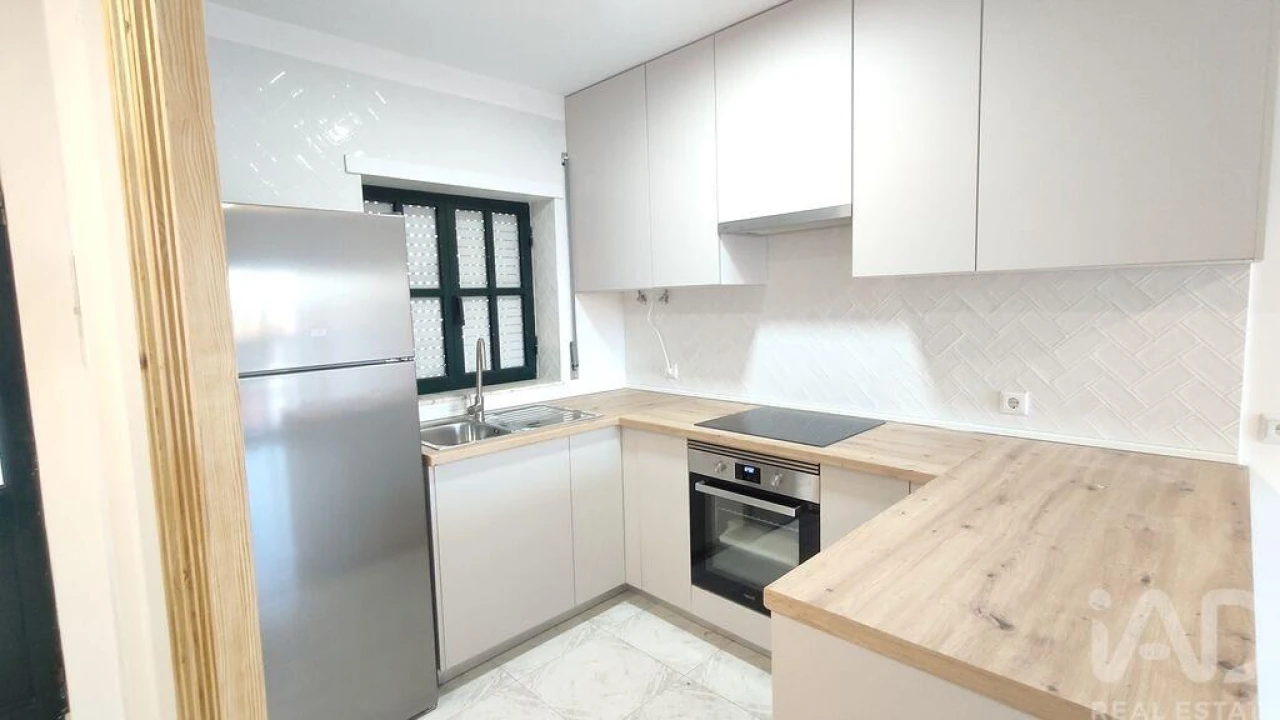 Apartamento T1 para Arrendamento em Gondarem Foto 9