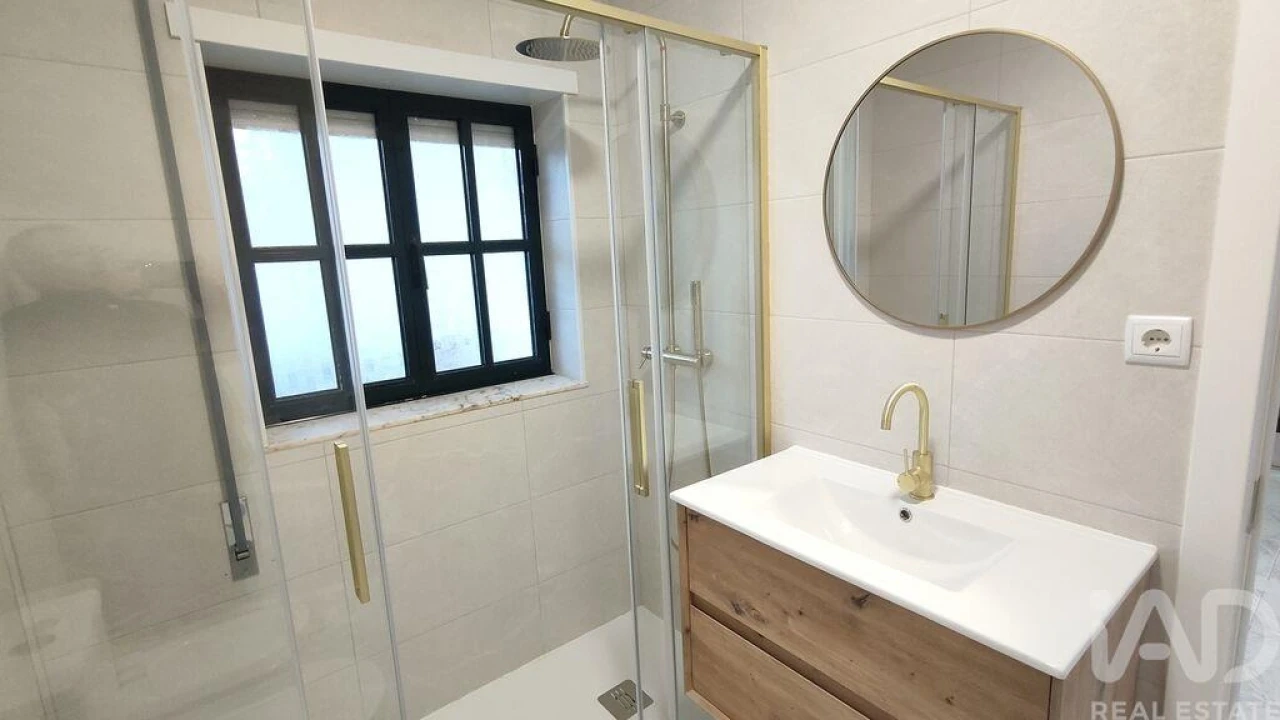 Apartamento T1 para Arrendamento em Gondarem Foto 6