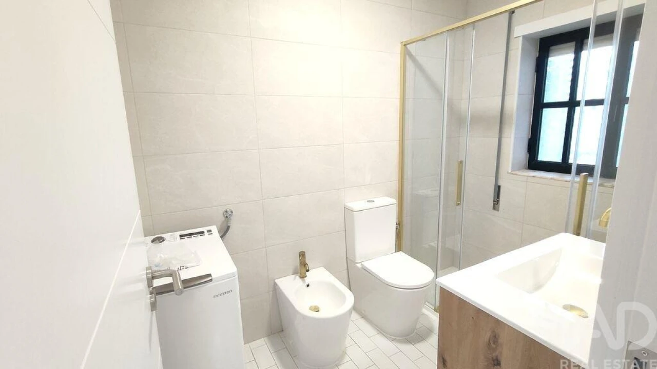 Apartamento T1 para Arrendamento em Gondarem Foto 5