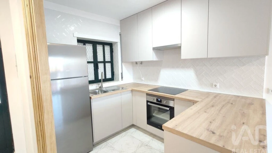 Apartamento T1 para Arrendamento em Gondarem Foto 9