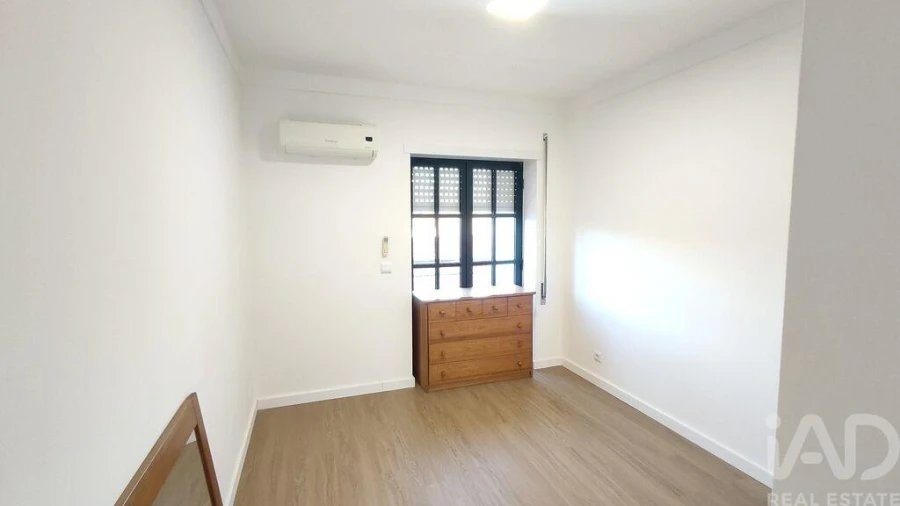 Apartamento T1 para Arrendamento em Gondarem Foto 3