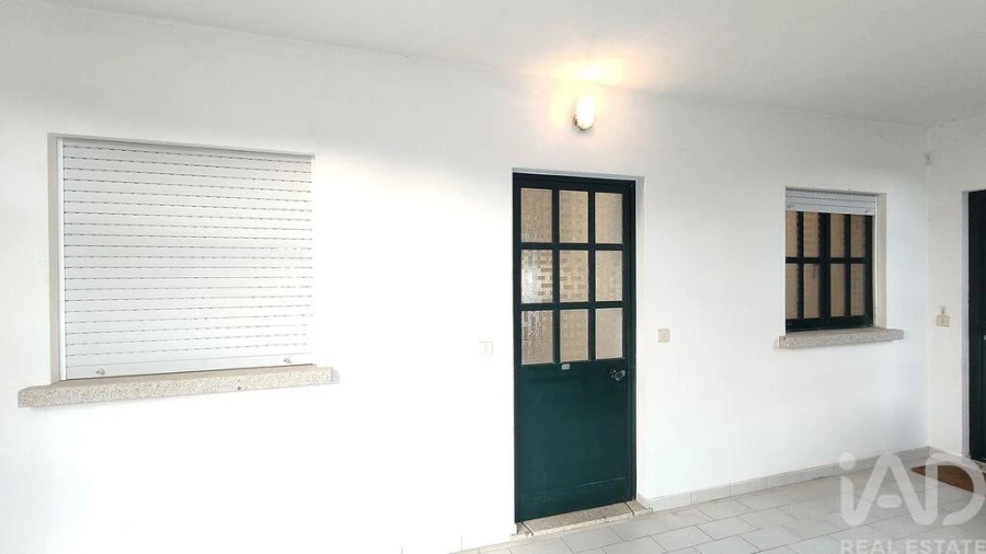 Apartamento T1 para Arrendamento em Gondarem Foto 2