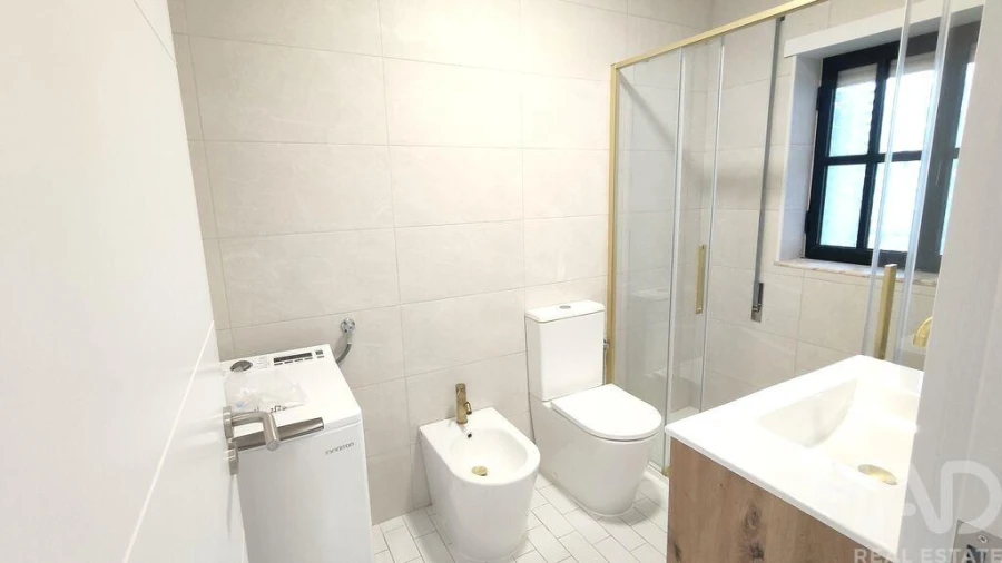 Apartamento T1 para Arrendamento em Gondarem Foto 5