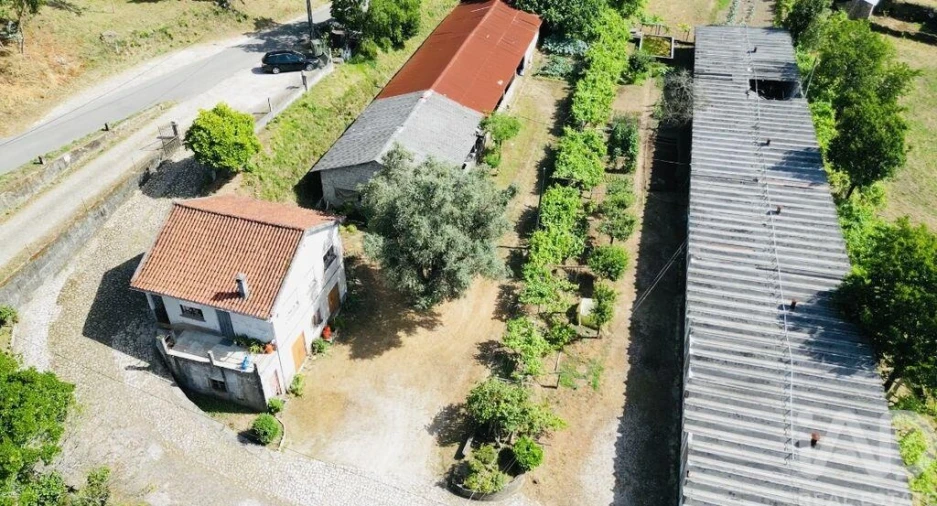 Moradia T2 para Venda em Fontoura Foto 2