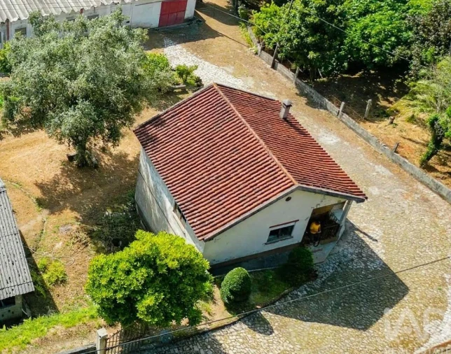 Moradia T2 para Venda em Fontoura Foto 4