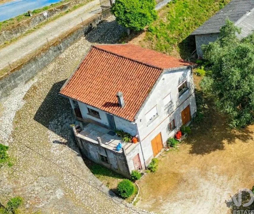 Moradia T2 para Venda em Fontoura Foto 3