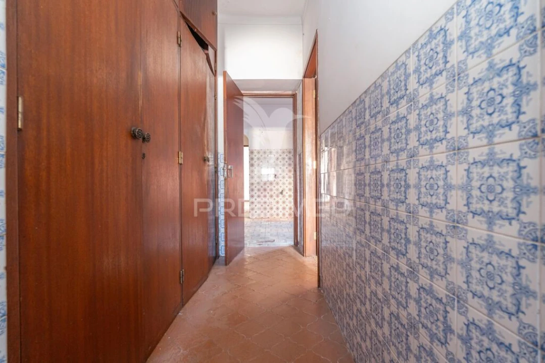 Moradia T5 para Venda em Santo Antonio dos Olivais Foto 10