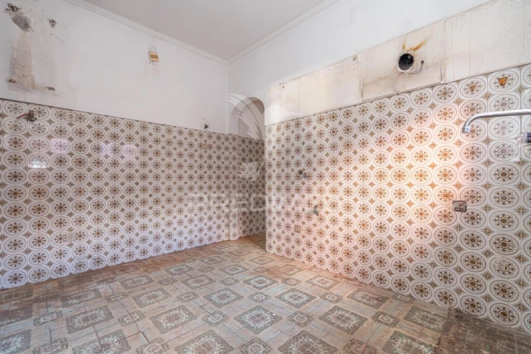 Moradia T5 para Venda em Santo Antonio dos Olivais Foto 13