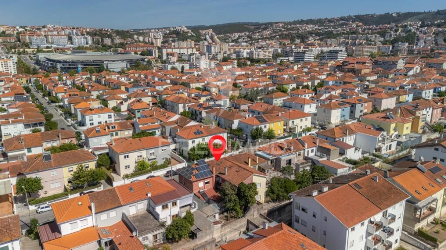 Moradia T5 para Venda em Santo Antonio dos Olivais Foto 4