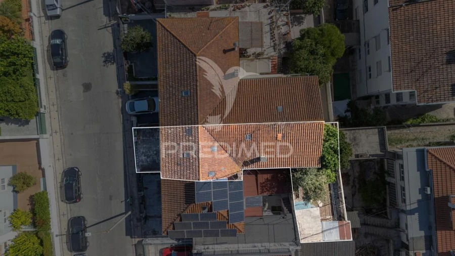 Moradia T5 para Venda em Santo Antonio dos Olivais Foto 3