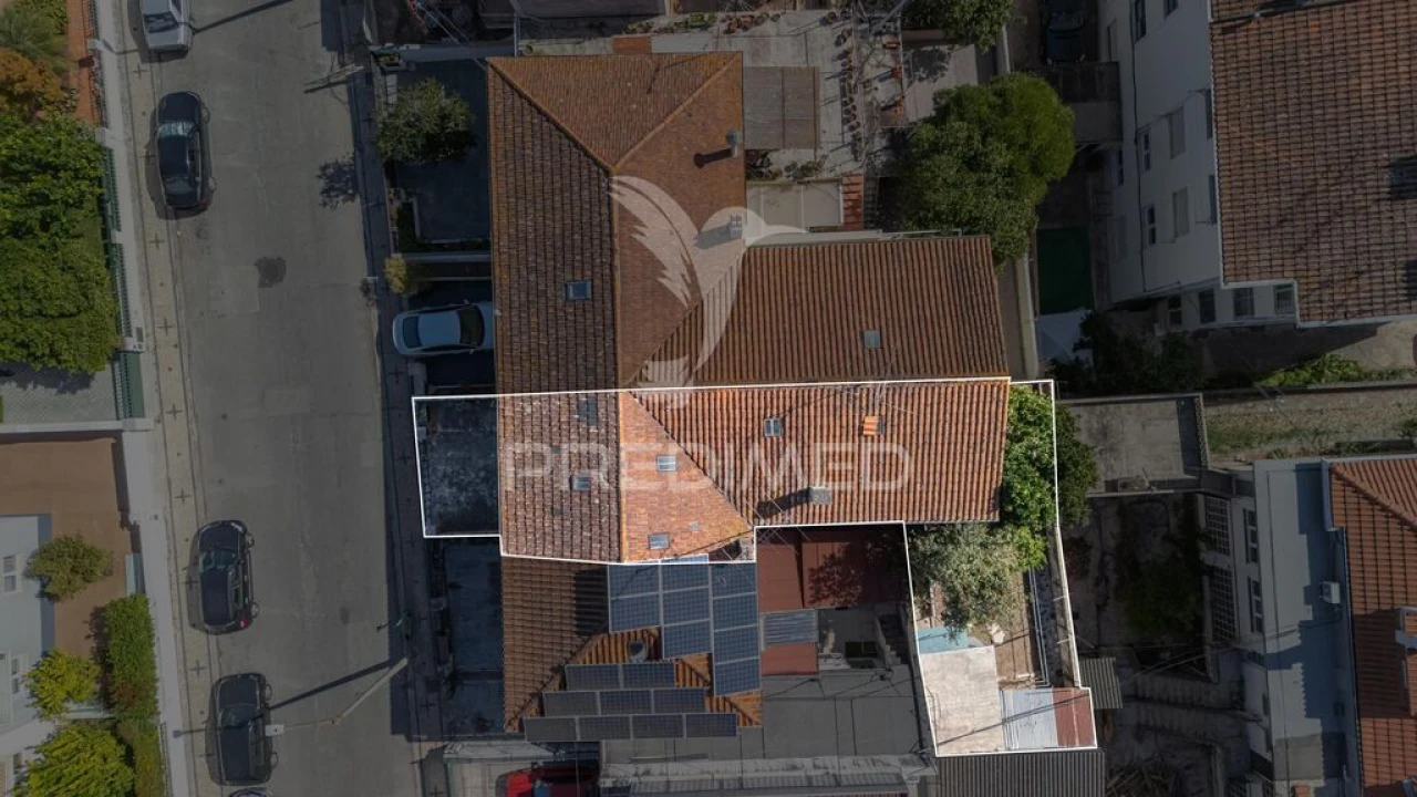 Moradia T5 para Venda em Santo Antonio dos Olivais Foto 3