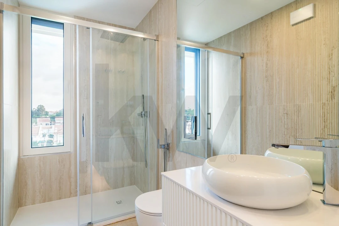 Moradia T5 para Venda em Charneca de Caparica e Sobreda Foto 16