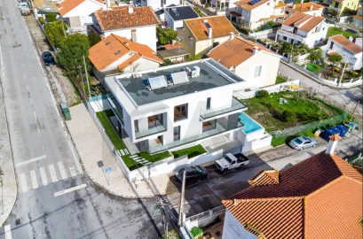 Moradia T5 para Venda em Charneca de Caparica e Sobreda
