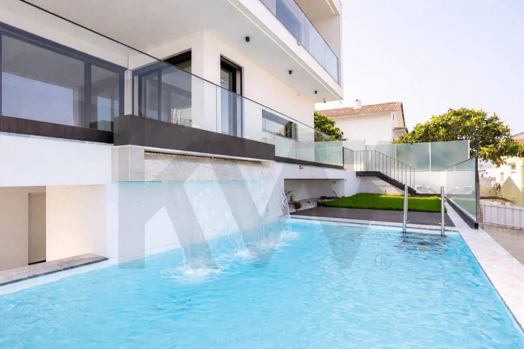 Moradia T5 para Venda em Charneca de Caparica e Sobreda Foto 28