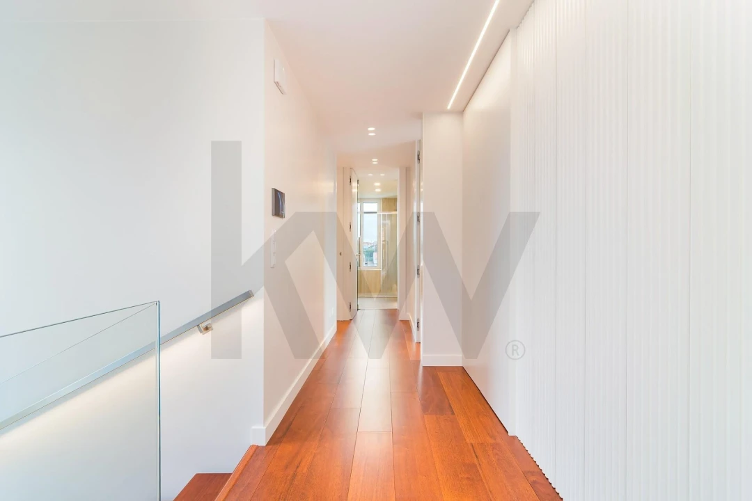 Moradia T5 para Venda em Charneca de Caparica e Sobreda Foto 6