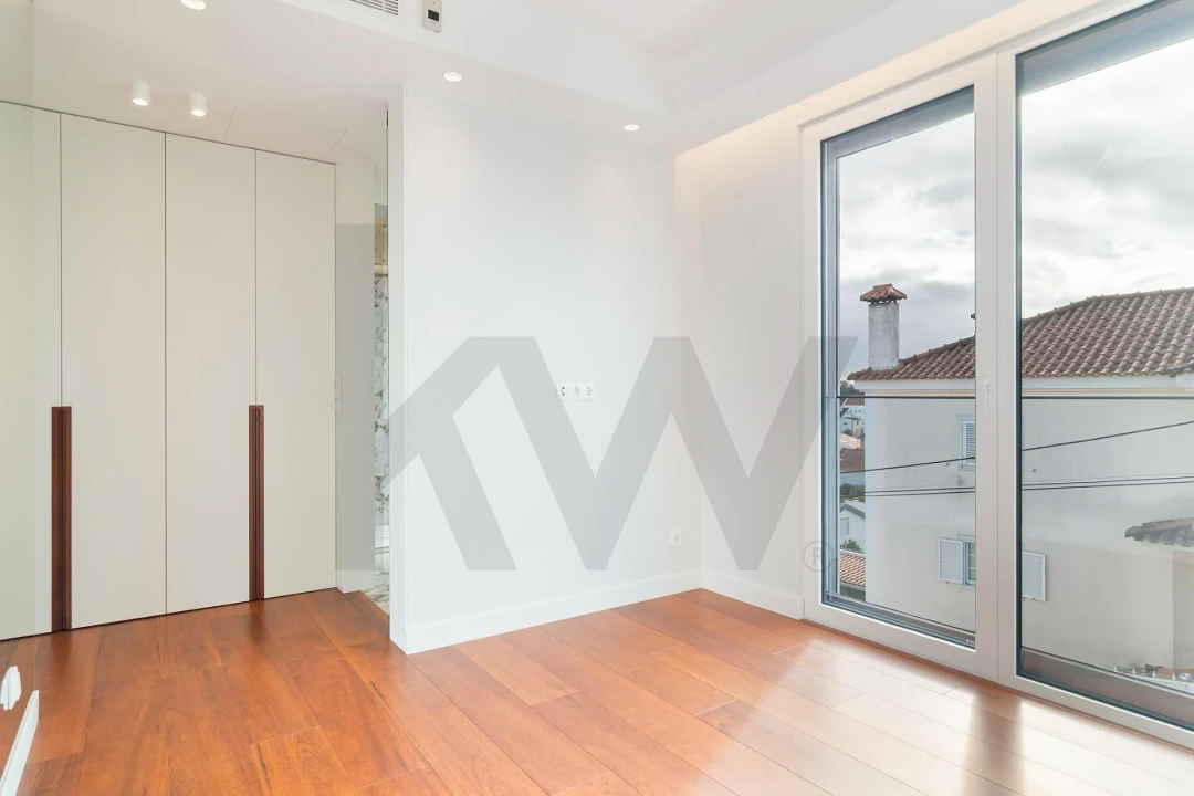 Moradia T5 para Venda em Charneca de Caparica e Sobreda Foto 13