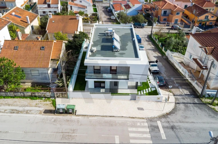 Moradia T5 para Venda em Charneca de Caparica e Sobreda Foto 36