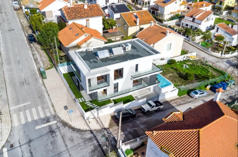 Moradia T5 para Venda em Charneca de Caparica e Sobreda Foto 37