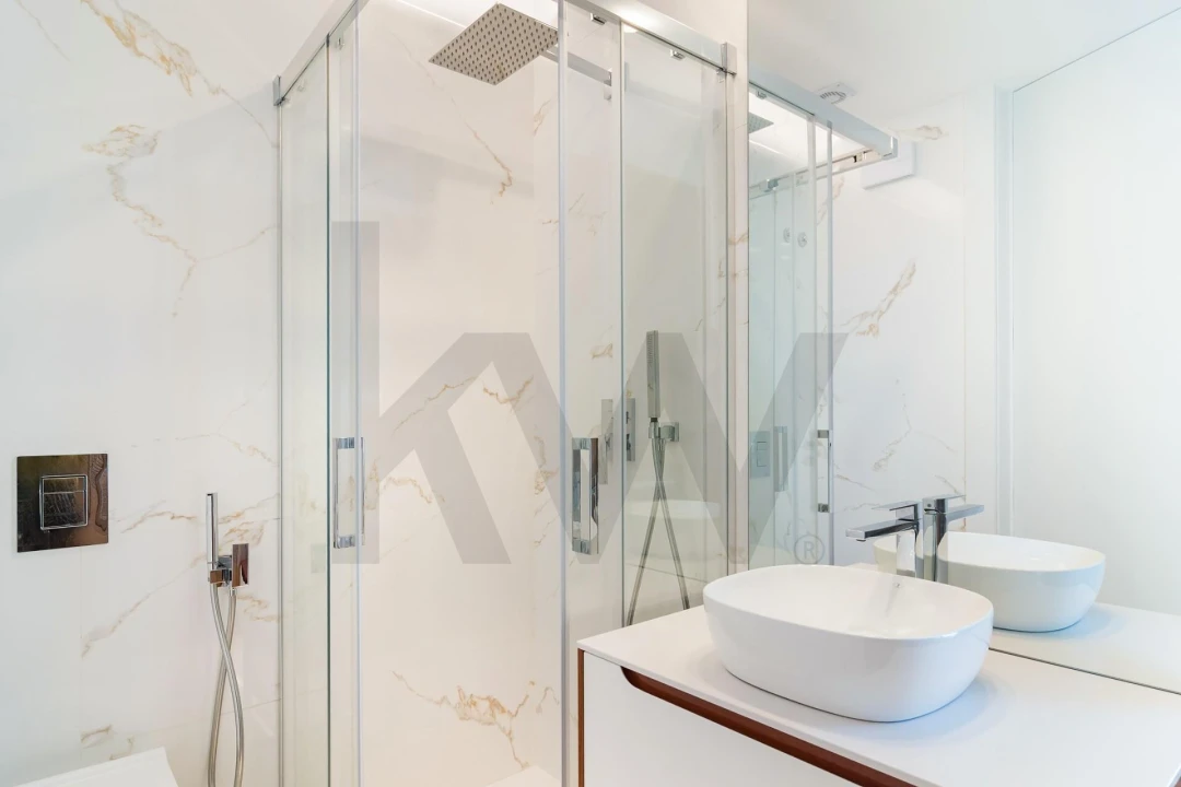 Moradia T5 para Venda em Charneca de Caparica e Sobreda Foto 15