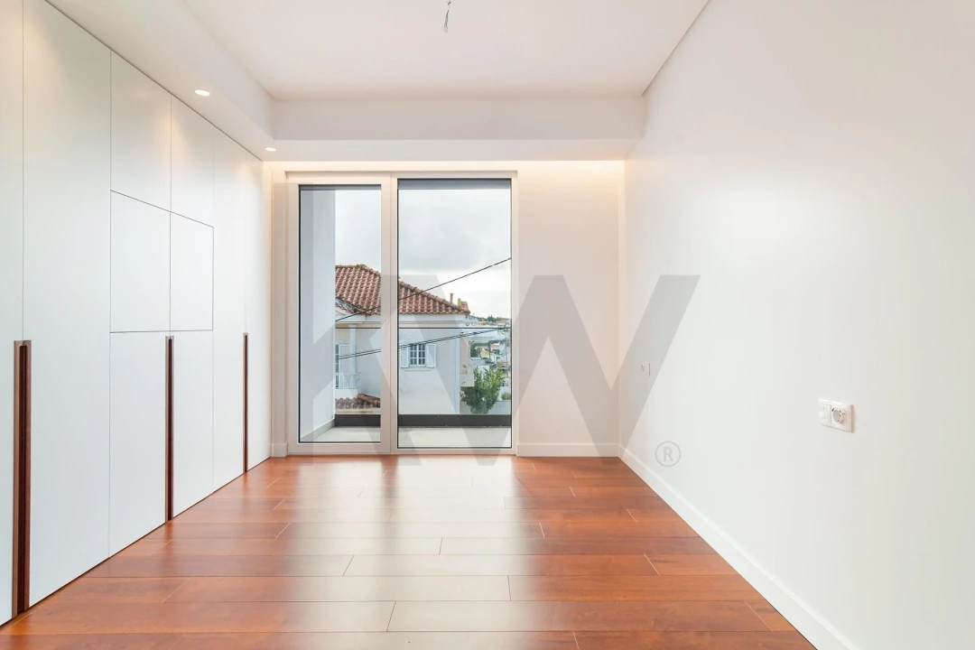 Moradia T5 para Venda em Charneca de Caparica e Sobreda Foto 8