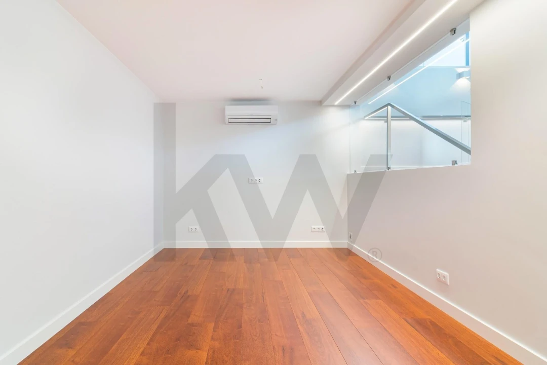 Moradia T5 para Venda em Charneca de Caparica e Sobreda Foto 23