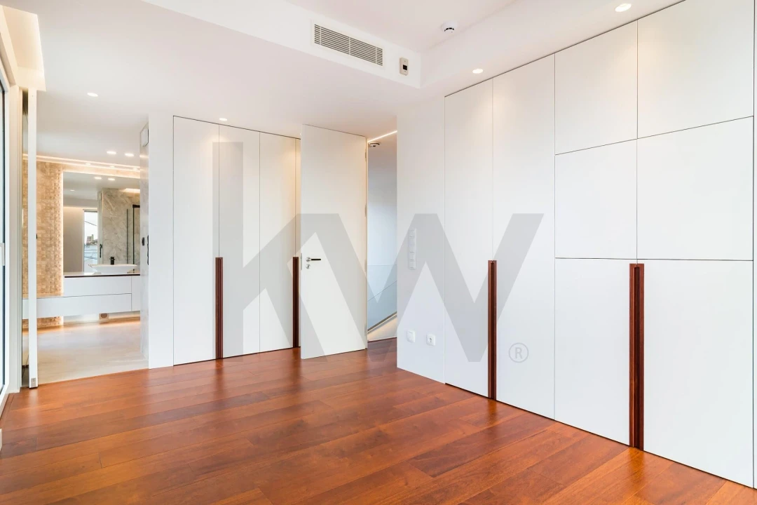 Moradia T5 para Venda em Charneca de Caparica e Sobreda Foto 9