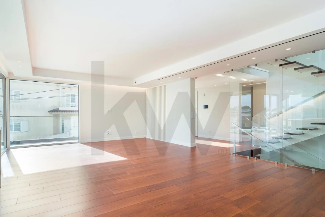 Moradia T5 para Venda em Charneca de Caparica e Sobreda Foto 3