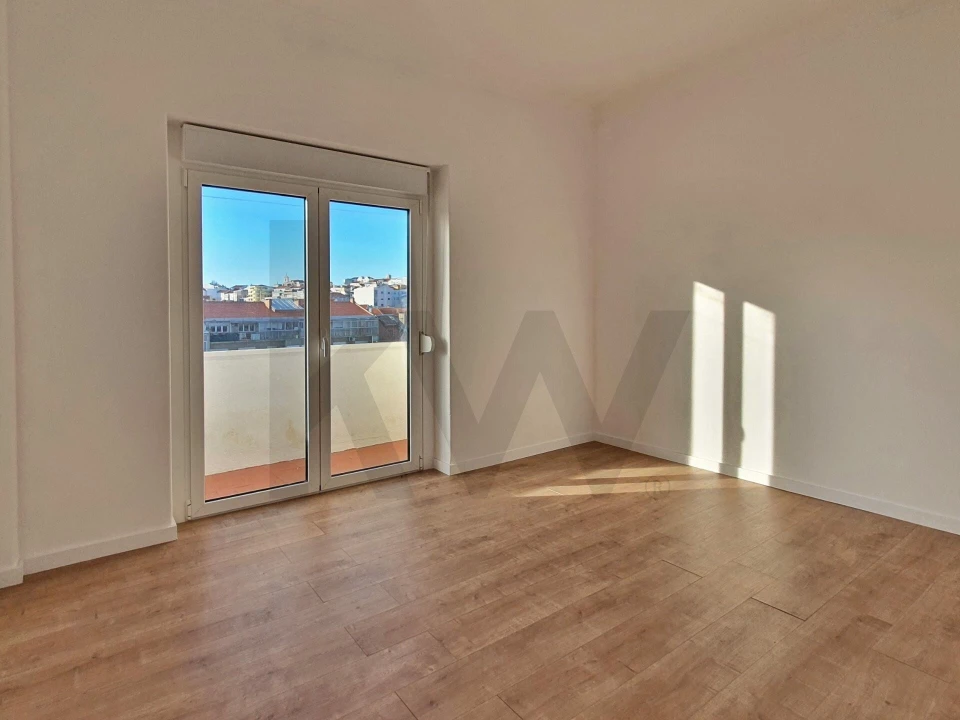 Apartamento T2 para Arrendamento em Almada, Cova da Piedade, Pragal e Cacilhas Foto 15