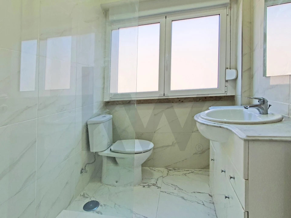 Apartamento T2 para Arrendamento em Almada, Cova da Piedade, Pragal e Cacilhas Foto 9