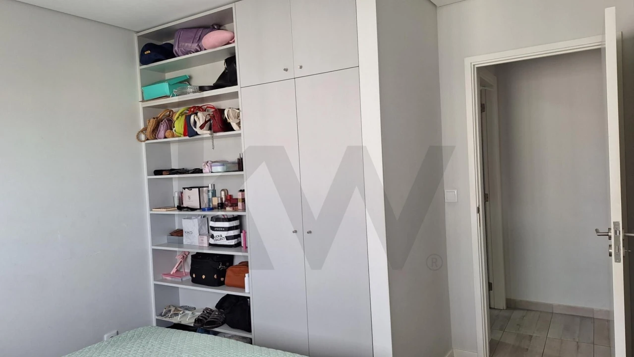 Apartamento T1 para Arrendamento em Vilar de Andorinho Foto 9