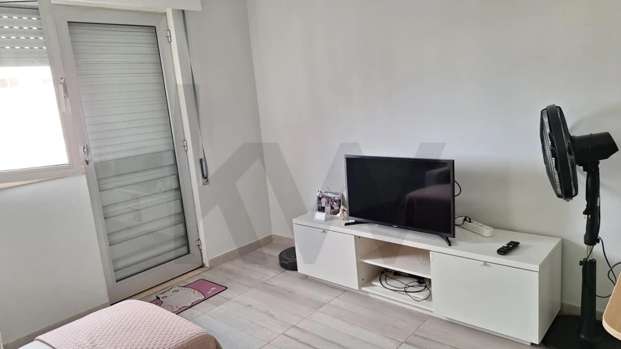 Apartamento T1 para Arrendamento em Vilar de Andorinho Foto 5