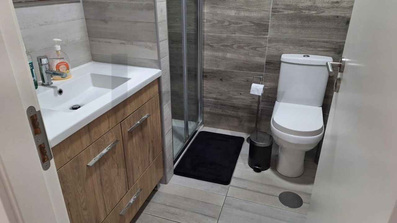 Apartamento T1 para Arrendamento em Vilar de Andorinho Foto 11