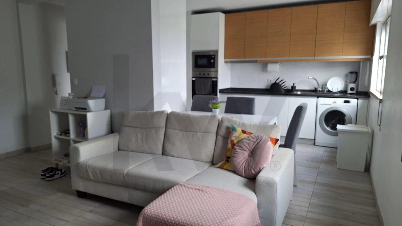 Apartamento T1 para Arrendamento em Vilar de Andorinho Foto 4