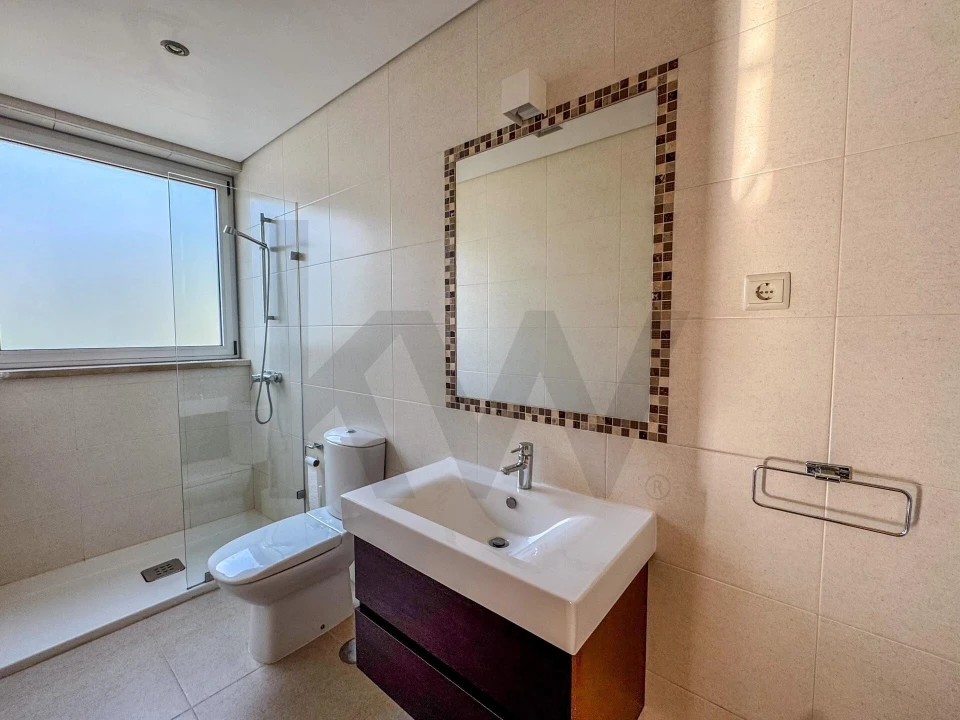 Moradia T3 para Arrendamento em Nossa Senhora do Pópulo, Coto e São Gregório Foto 23