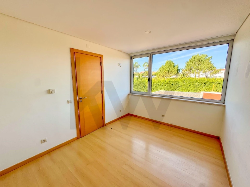 Moradia T3 para Arrendamento em Nossa Senhora do Pópulo, Coto e São Gregório Foto 35