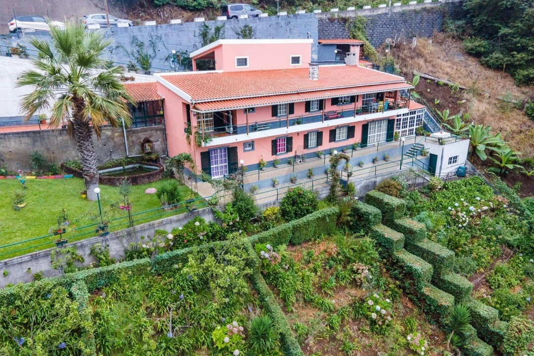 Moradia T5 para Venda em Santo Antonio Foto 2