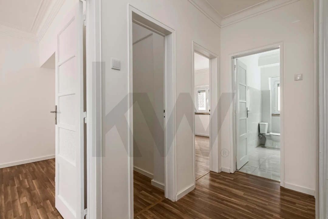 Apartamento T4 para Arrendamento em Campo de Ourique Foto 11